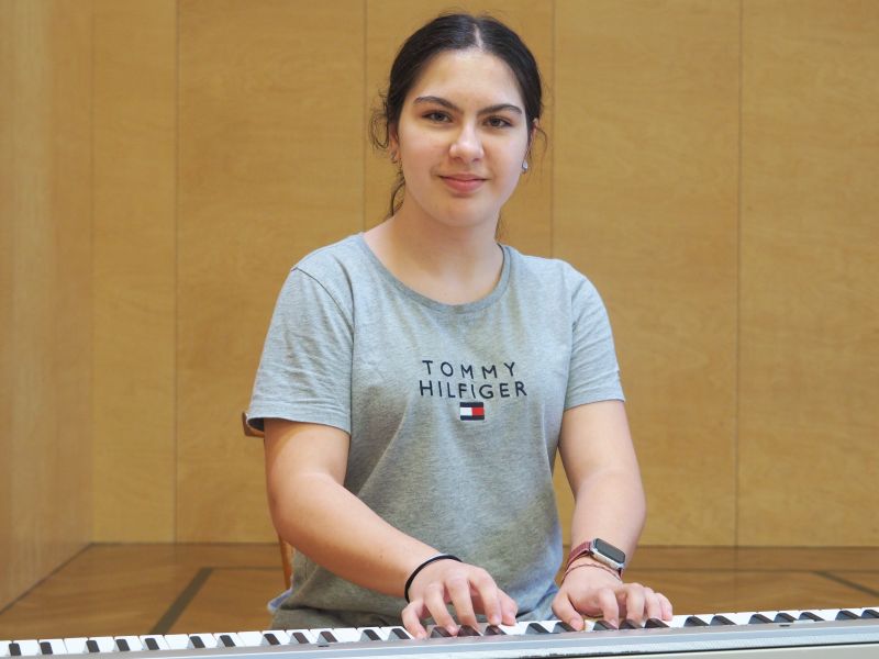 OLYMPUS DIGITAL CAMERA