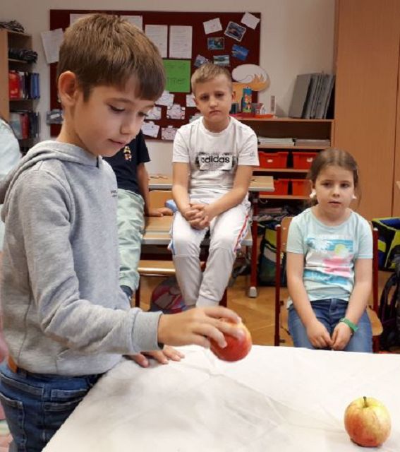k-Frage-an-den-Apfel.jpg